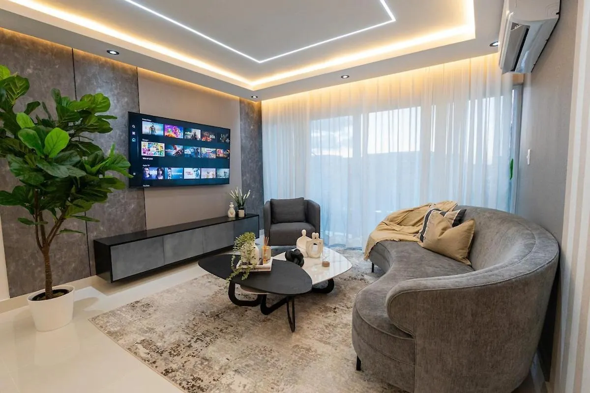 Modern 3Br! 9Fl, King Bed! Sti With Pool! Fast Wifi! Apartment Santiago De Los Caballeros